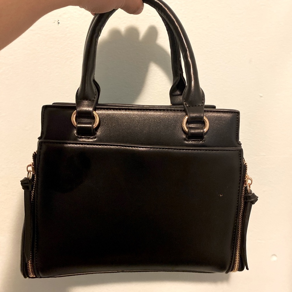 Black handbag purse